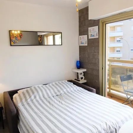 アパート Beautiful With Balcony - Near