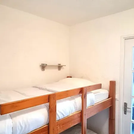 Apartment Beautiful With Balcony - Near